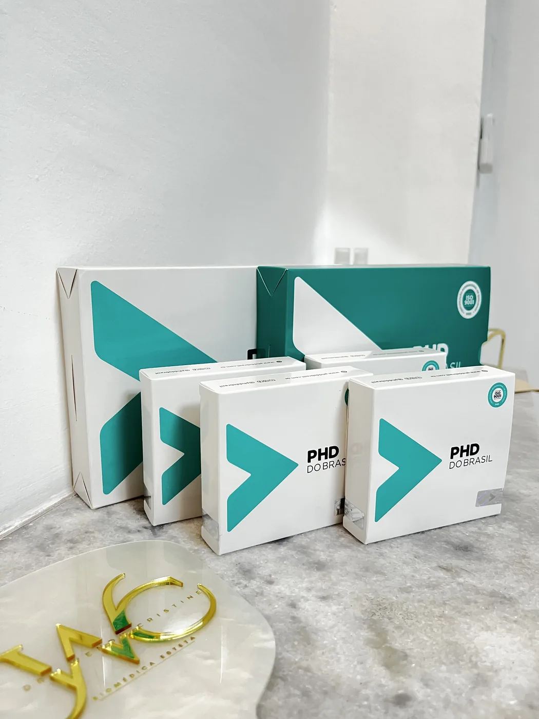 Materiais profissionais presentes no consultório